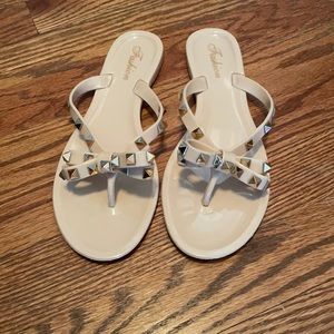 New- Never Used - Rockstud Sandles flip flops